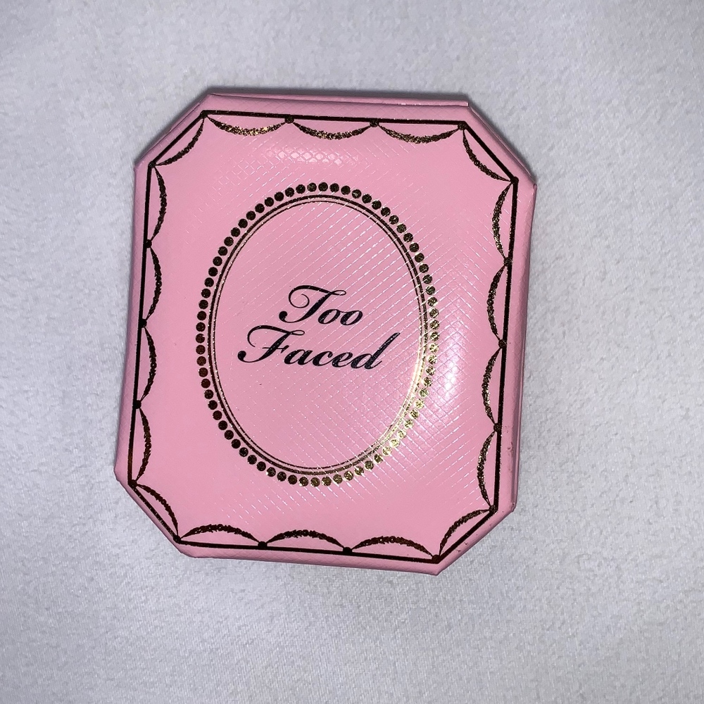 Too Faced Fancy Pink Diamond Highlighter